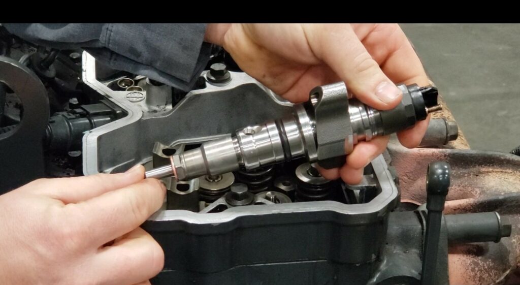 FPT Fuel Injector Replacement